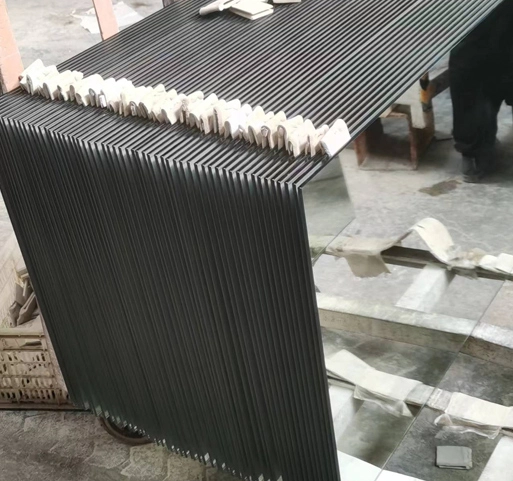 Зеркальное стекло