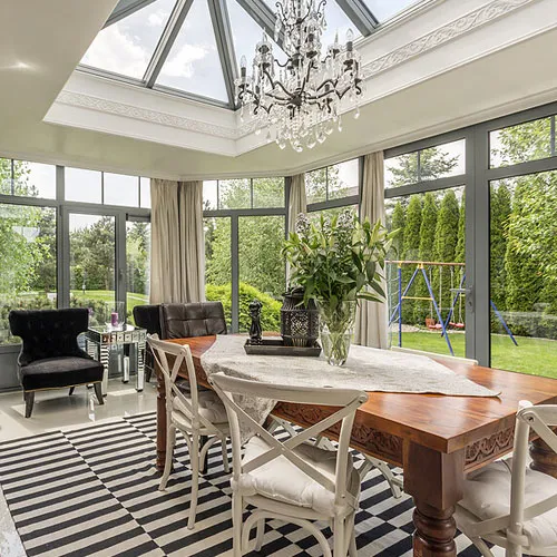 Солярии теплые зимой и прохладные летом.